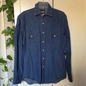 Wrangler Men's Dark Blue Casual Button-Down Shirt